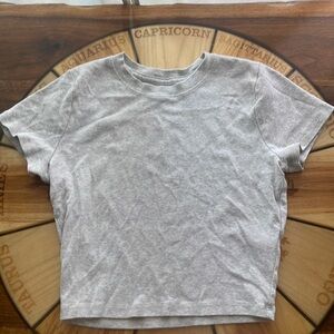 Hollister t shirt